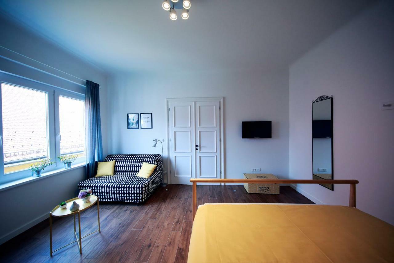 Tkalcha4U Appartement Zagreb Buitenkant foto